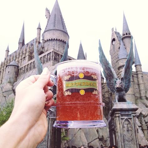 Hogwarts Castle :: the Wizarding world of Harry Potter at Universal Studios Japan  #butterbeer #hogwarts #universalstudios Beer Dessert, Pumpkin Pasties, Harry Potter Butter Beer, Butterbeer Recipe, Pumpkin Juice, Harry Potter Food, The Wizarding World Of Harry Potter, Wizarding World Of Harry Potter, Universal Orlando