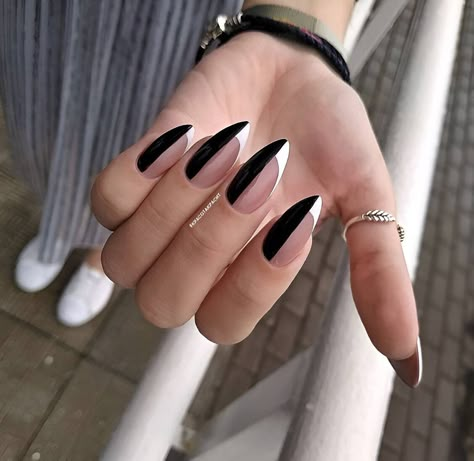 Dark Manicure Ideas, Basic Manicure, 2023 Nail, Minimalist Nail, Nagel Tips, Colorful Nails, Black French, Nails Polish, Black Nail