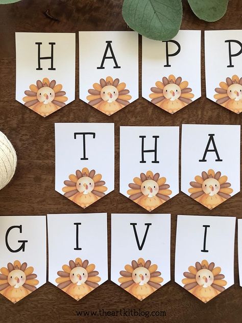 Happy Thanksgiving Banner {FREE PRINTABLE!} Thanksgiving Decorations For Classroom, Thanksgiving Printable Decorations, Printable Thanksgiving Decorations, Thanksgiving Decorations Printable Free, Kraft Paper Thanksgiving Table, Kindness Banner Free Printable, Thanksgiving Banner Printable Free, Thanksgiving Banner Free Printable, Thanksgiving Banner Diy