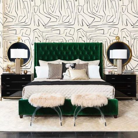 back and white bedroom with green accent // velvet green tufted headboard // black and white abstract wallpaper design Emerald Bedroom, Emerald Green Bedrooms, Green Interior Decor, Green Bedroom Design, Green Headboard, Green Bedroom Decor, Green Home Decor, Green Rooms, Green Decor