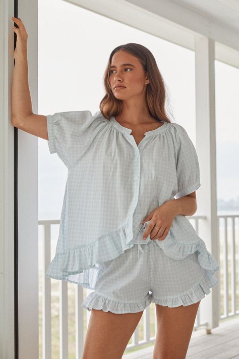 Sophie Sleep Set - Cotton - Gingham Pale Blue Pink Pj Set, Relaxed Glamour, Blue Pajamas, Gingham Outfit, Embroidered Pajamas, Bridesmaid Pyjamas, Cute Pajama Sets, Spring Break Outfit, Gathered Sleeves