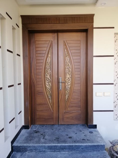 Main Door Design Double Modern, Modern Double Doors Entrance Teak Wood, Main Enterence Double Door Design, Double Door Design Main Entrance, Latest Double Door Design For Home, Latest Main Double Door Design Entrance, Main Door Double Design Entrance, Main Doors Double Door, Two Door Main Entrance