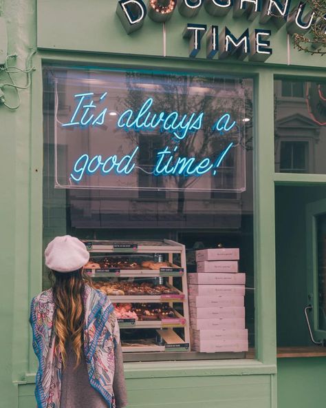 17 of the Sweetest Doughnut Shops Around the World | Doughnut Time Donut Shop Design Ideas, Donut Shop Ideas, Doughnut Shop Design, Donut Store Design, Donut Shop Design, Donut Cafe Interior, Doughnut Shop Interior Design, Small Donut Shop, Donuts Shop Design