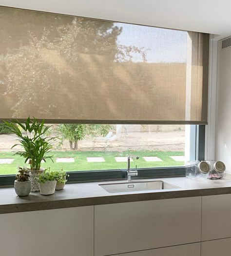 kitchen window curtains ideas Kitchen Window Curtains Modern, Kitchen Blinds Ideas, Roller Shades Living Room, Roller Blinds Kitchen, Garden Small Space, Modern Kitchen Window, Blinds For Windows Living Rooms, Curtains And Shades, Kitchen Window Blinds