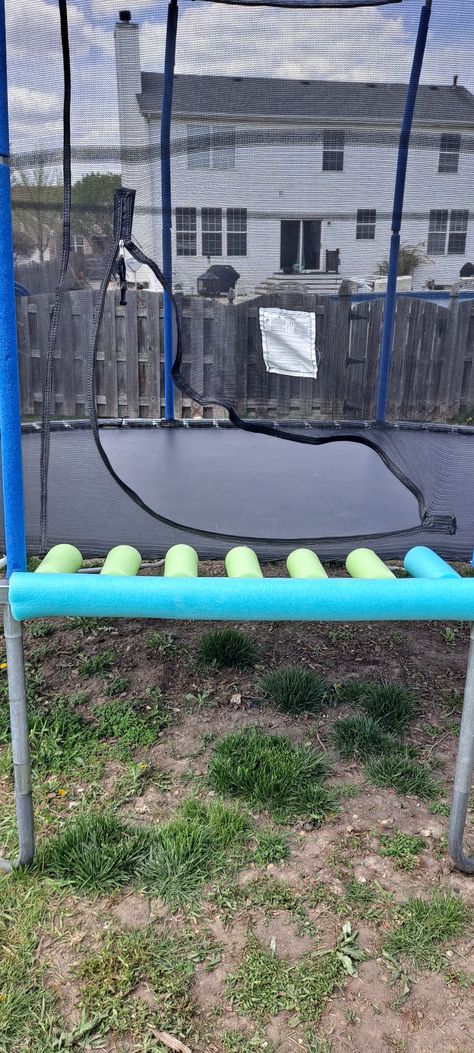 If spring cover for the trampoline is damaged and you don't want to buy another one, use pool noodles to cover the springs so the kiddos don't get pinched. Safety Hacks, Pool Noodles, Safety Tips, Another One, Noodles, Kids Toys, Springs, Pool, Toys