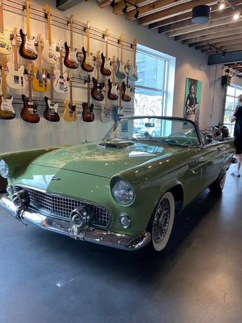 Care aesthetic / vintage Chevy / vintage car / grunge/ guitars Classic Cars Porsche, Car Core Aesthetic, Kendall Core Aesthetic, Kendal Core, Kendallcore Aesthetic, Aesthetic Cars Vintage, Old Cars Aesthetic, Old Fashion Cars, Cars Vintage Aesthetic