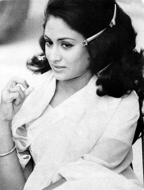 Jaya Bhaduri, Jaya Bachchan, Indian Retro, Retro Bollywood, Happy Mood, Vintage Bollywood, Amitabh Bachchan, Crochet Baby Clothes, Indian Bollywood