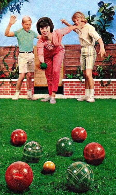 Mom says Bocce Ball and Booze go together like two dry martinis with extra olives please...   ~~  Houston Foodlovers Book Club Giki Tiki, Life In The 1950s, Carnival Wedding, Dry Martini, Bocce Ball, Vintage Memory, Life Images, Tuscany, Book Club