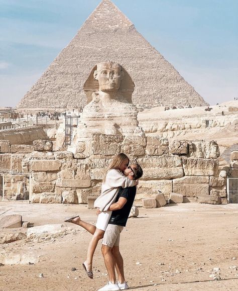 Hurgada Photo Ideas, Egypt Proposal, Middle Eastern Travel, Egypt Outfits, Shooting Couple, Egypt Fashion, Photo Recreation, Couples Vacation, Sharm El Sheikh