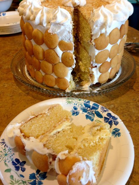 Banana Pudding Cake..OMG I have to try this cake...I simply love banana pudding and Nilla wafers, but in a cake,? This is a dream come true! Banana Pudding Cake, Nilla Wafers, Vanilla Pudding Mix, Alfredo Pasta, 3 Eggs, Pudding Cake, A Piece Of Cake, Banana Flavored, Instant Pudding