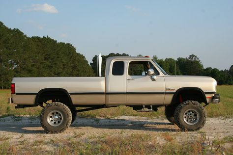 Dodge Second Gen Cummins, 1st Gen Cummins Crew Cab, Dodge Cummins 2nd Gen 2500, Winter Truck, Diesel Brothers, Cummins Diesel Trucks, 1st Gen Cummins, Dodge Cummins Diesel, Dodge Diesel Trucks