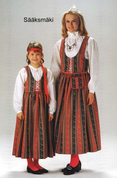 Costumes of Sääksmäki in Finland. #puku #suomi #culture Finland Traditional Clothing, Traditional Finnish Clothing, Finnish Costume, Finland Culture, Finnish Clothing, Finnish Women, European Costumes, Costumes Around The World, Finnish Fashion