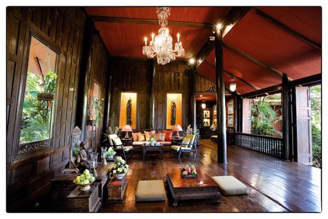 The House That Silk Built: Jim Thompson's Residence on the Klong ... Thai House Design, Jim Thompson House, Thai Decor, Thai Design, Thai House, Wood Houses, Asian Interior, Jim Thompson, Bangkok Hotel