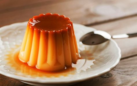 Flan cremoso de mamey | Recetas de Cocina Delirante Easy Spanish Desserts, Spanish Dessert Recipes, Flan Dessert, Fried Milk, Chocolate Flan, Popular Desserts Recipes, Spanish Desserts, Most Popular Desserts, Custard Desserts