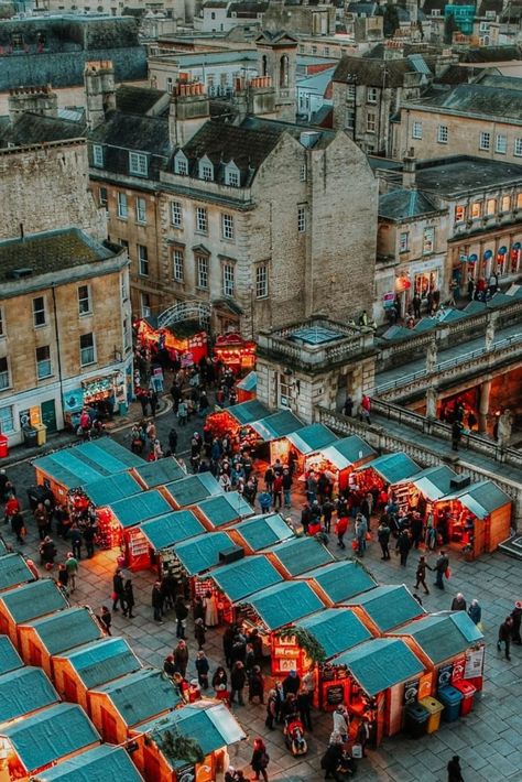 An image of Bath Christmas market from above. Bath England Christmas, Bath Christmas Market, Edinburgh Christmas Market, Euro Winter, Edinburgh Christmas, Xmas Market, Winter Board, Christmas In England, England Winter