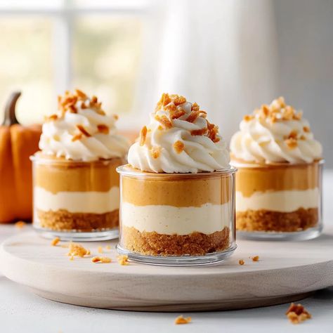 Pumpkin Cheesecake Cups : Delicious recipe Pumpkin Pie Dessert Cups, Pumpkin Dessert Cups, Easy Pumpkin Pie Cheesecake, Pumpkin Cheesecake Cups, Cheesecake Dessert Cups, Individual Pumpkin Pie, Cheesecake Cups Recipe, Cups Recipes, Dessert Cups Recipes