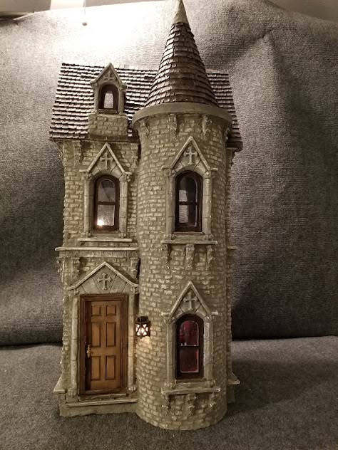 Castle Dollhouse, Tiny Castle, Castle Crafts, Paper Mache Clay, To My Love, Castle Tower, Sims 4 House Design, Little Library, Tudor House