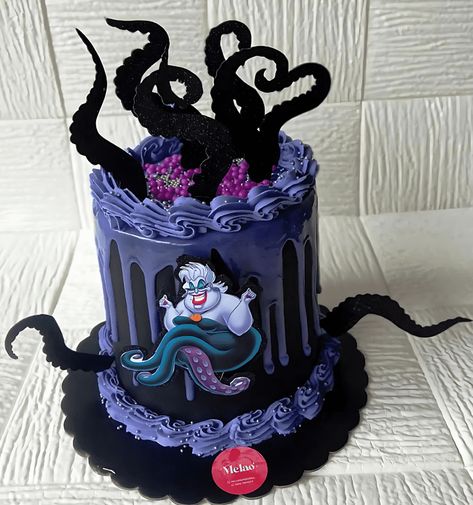 Disney Villain Cake Ideas, Disney Inspired Cakes, Ursula Party Food, Ursula Birthday Cake, Disney Villains Cake Ideas, Ursula Birthday Party, Ursula Birthday Party Ideas, Disney Villain Birthday, Disney Villain Cake