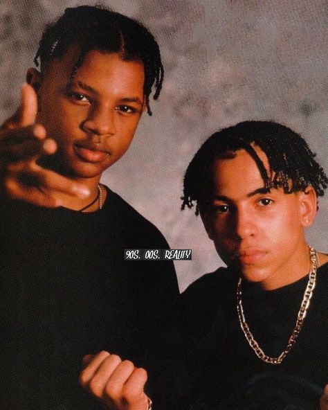 Kriss Kross 90s, Brent Faiyaz Album Cover Wallpaper, Kriss Kross, Hair Like Wool, Black Hair Magazine, Kris Kross, Men 90s, Brent Faiyaz, 90s Rap