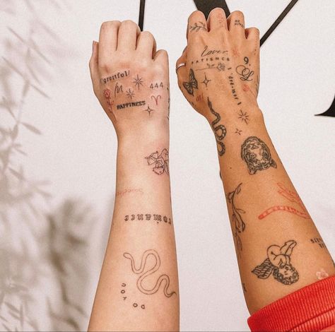 Tattoos Infinity, Band Tattoos, Single Needle Tattoo, Skeleton Hand Tattoo, Tattoos Geometric, Hand Tattoos For Women, Red Tattoos, Small Hand Tattoos, Arm Tattoos For Women