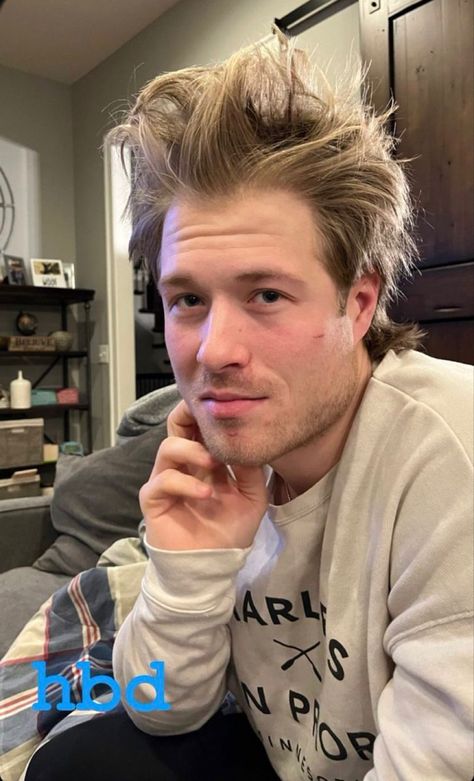 Brock Boeser, Hockey Guys, Hockey Men, Funny Hockey, Hot Hockey Players, Hockey Humor, Ice Hockey Players, Hockey Boys, Hockey Life