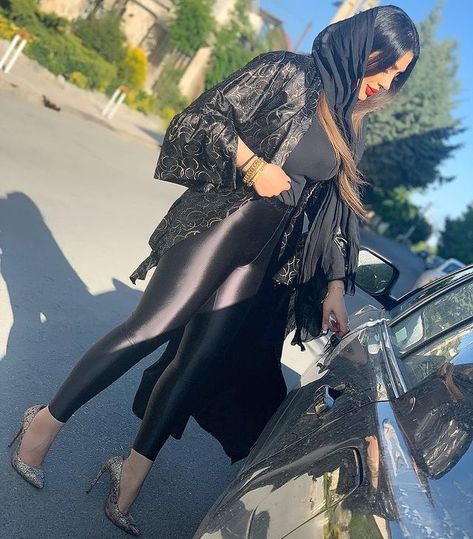 Curvy Women Dresses, Persian Women, Goth Outfit Ideas, Look Legging, Persian Fashion, Wet Look Leggings, Silk Clothes, Hot Dresses Tight, Model Fitness