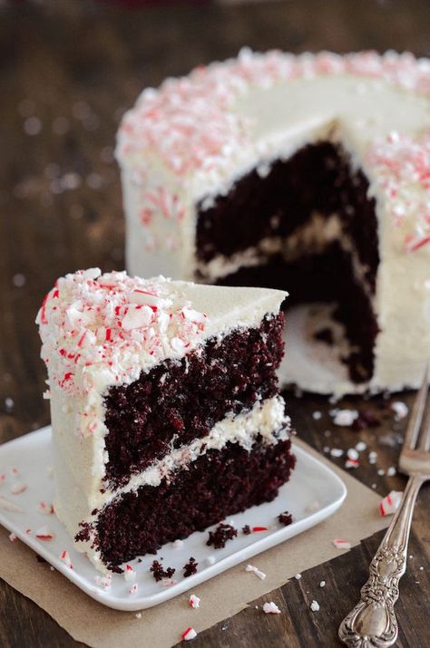 Peppermint Ganache, Christmas Fare, Chocolate Peppermint Cake, Peppermint Dessert, Peppermint Recipes, Peppermint Cake, Frosting Cake, Peppermint Extract, Peppermint Cream