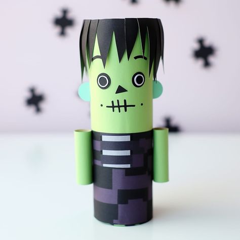 Halloween Frankenstein Crafts, Easy Frankenstein Craft, Frankenstein Toilet Paper Roll Craft, Frankenstein Paper Bag Craft, Halloween Frankenstein Craft, Monster Out Of Recycled Materials, Frankenstein Bookmark, Frankensteins Monster, Frankenstein Craft