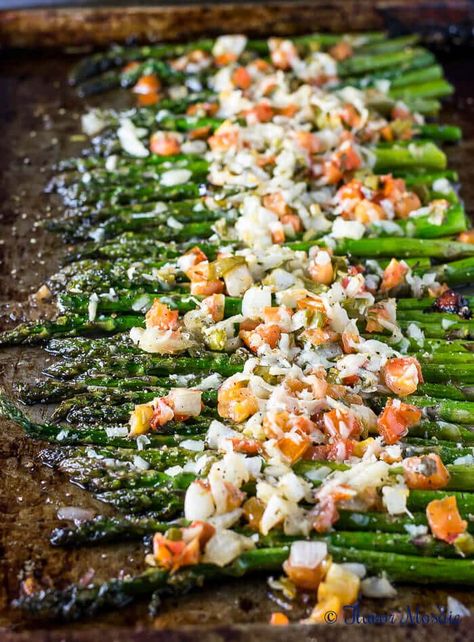 Easy Dishes To Make, Healthy Holiday Side Dishes, Spring Vegetables Recipes, Dishes To Make, Healthy Gourmet, Roasted Vegetable Recipes, Keto Side Dishes, Holiday Side Dishes, Spring Vegetables