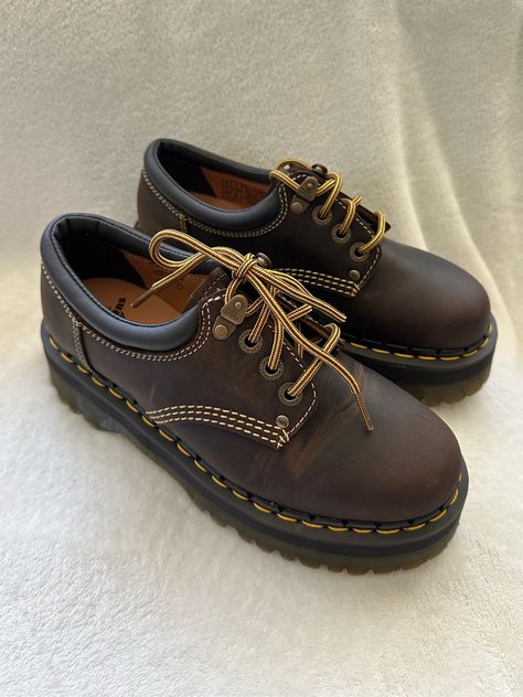 8053 Arc Crazy Horse Leather Platform Casual Shoes, Doc Martens Crazy Horse Outfit, Doc Marten Crazy Horse, Crazy Horse Doc Martens Outfit, Crazy Horse Doc Martens, Doc Martens Crazy Horse, Brown Doc Martens, Funky Shoes, Shoe Inspo