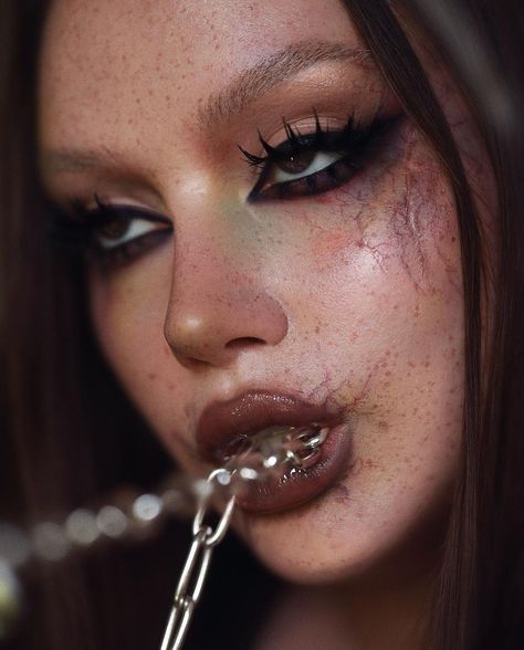 Sickly Makeup Look, Smudged Makeup Aesthetic, Ruined Makeup Aesthetic, Messy Makeup Aesthetic, Glam And Gore Makeup, Sharp Makeup, Fox Eyeshadow, Dark Editorial Makeup, Pragmatic Utopia