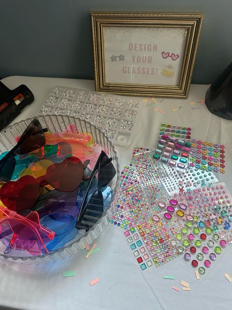 #party #partyactivity #glasses Birthday 19th Ideas Decoration, Things To Do For Your Best Friends Bday, Game Ideas For Sweet 16 Party, Lit Party Ideas, Bday Party Activities For Adults, Now Themed Party, Vsco Party Ideas, Birthday Stations Activities, What To Put In Party Bags