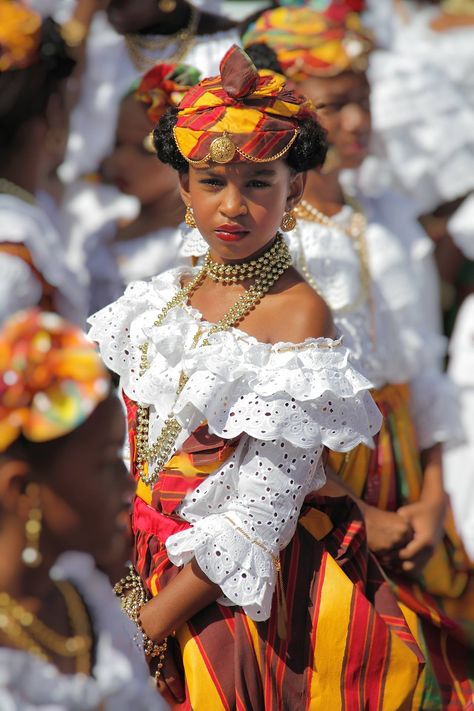 Jamaican Carnival, Caribbean Festival, Caribbean Girl, Caribbean Dress, Madras Dress, Caribbean Outfits, Caribbean Fashion, Jamaican Culture, Festival Costume