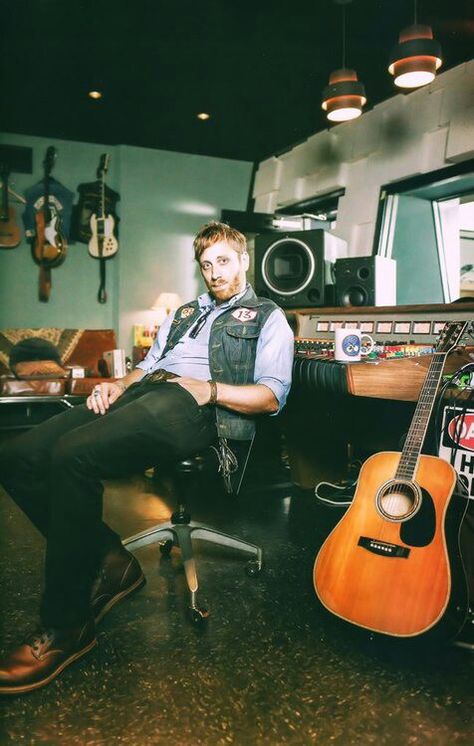 Dan Auerbach :) Dan Auerbach Style, Bohemian Cowboy, Badass Beard, Dan Auerbach, Rock And Roll Girl, Black Keys, Common People, Soundtrack To My Life, Solo Album