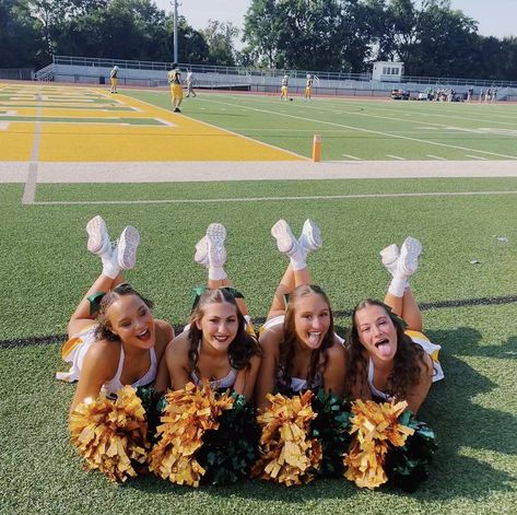 #cheer #gameday #sideline #schoolcheer #football Dance Team Photos, Cheer Makeup, High School Pictures, Sideline Cheer, Cheer Tryouts, Cheer Posters, Varsity Cheer, Cute Cheer Pictures, High School Cheer