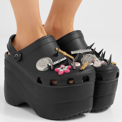 Made from black rubber, this lightweight pair is set on a towering foam platform and personalized with playful rubber charms, spikes and logo-embossed pins. Crocs Platform Sandals, Crocs Platforms, Balenciaga X Crocs, Balenciaga Crocs, Cool Crocs, Alt Shoes, Crocs Platform, Platform Crocs, Black Crocs