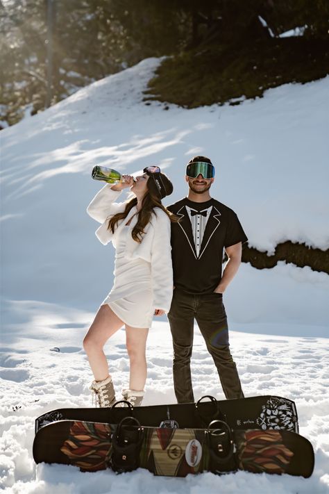 Embrace the chilly season with a touch of love and romance! 💖 Check out these creative winter engagement picture ideas that are bound to make your photoshoot a truly unforgettable experience. From cozy cuddles to frosty fun, we've got you covered with the best inspiration.✨💍🌬️ and we have your covered with Engagement photos in Tahoe in the snow! Snowboard Engagement Photos, Snowboarding Engagement Photos, Lake Tahoe Engagement Photos, Tahoe Engagement Photos, Emerald Bay Lake Tahoe, Winter Engagement Photos Outfits, Winter Proposal, Winter Picnic, Cozy Cuddles