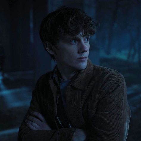 Tyler Galpin, Wednesday 2022, Hunter Doohan, Canine Teeth, Nevermore Academy, Canine Tooth, Lockwood And Co, Casting Pics, Remus Lupin