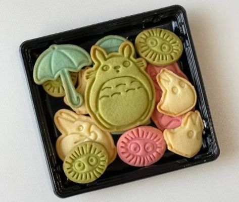 Totoro Cookies, Whimsical Cookies, Basic Cookie Dough Recipe, Totoro Print, Ghibli Merch, Totoro Party, Basic Cookies, Bus Stand, Favorite Cookie Recipe