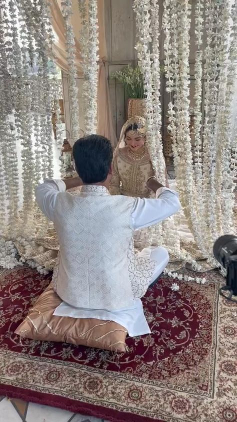 Pakistani couture. Designer is Maha Wajahat Khan. Featuring Hania Amir and Farhan Saeed from Mere Humsafar Nikah Look Pakistani, Hania Amir And Farhan Saeed, Muslim Nikah Dresses, Nikah Dress Pakistani, Muslim Jewellery, Stone Outfit, Nikah Dresses, Nikkah Brides, Mere Humsafar