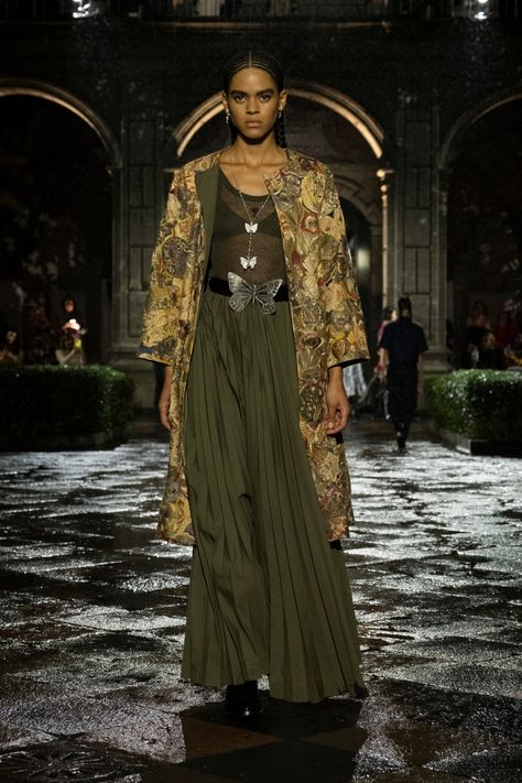 Dior Cruise 2024, Boho Winter Outfits, Dior Cruise, Fall Winter Fashion Trends, Fashion Trend Forecast, Capsule Outfits, Dior Couture, Estilo Chic, Mood Board Fashion