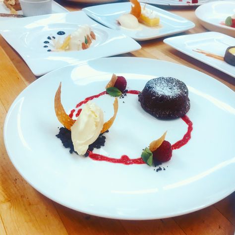 Molten Lava cake Molten Lava Cake Plating, Lava Cake Design, Lava Cake Plating Ideas, Lava Cake Plating, Cake Plating, Beautiful Plating, Molten Lava Cake, Molten Cake, Plating Ideas