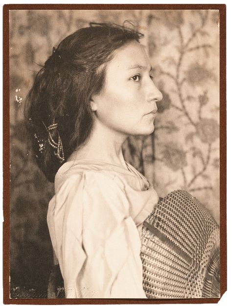 Native American Boarding Schools, Sioux Indian, Native Women, Indian Legends, Boarding Schools, Photo Star, Pen Name, Louise Bourgeois, Native American Peoples