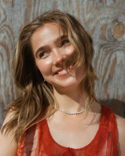 Haley Richardson, Haley Lu Richardson, Trendy Girl, Everyday Moments, Book Girl, Hollywood Glamour, Chris Evans, Custom Dresses, Guys And Girls