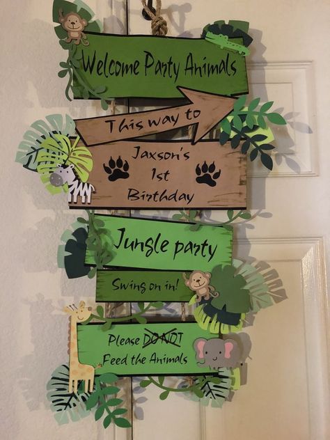 Tropisk Fest, Safari Birthday Party Decorations, Jungle Theme Birthday Party, Jungle Decorations, Jungle Safari Birthday, Jungle Thema, Wild Birthday Party, Idee Babyshower, Jungle Theme Parties