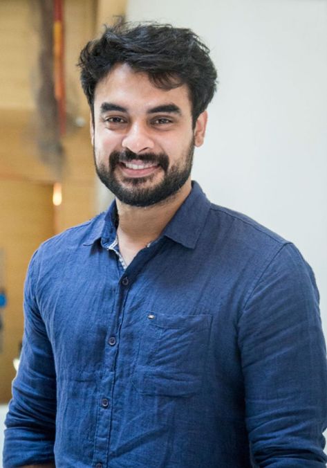 Tovino Thomas Hd Photos, Malayalam Actors, Tovino Thomas, Male References, Handsome Italian Men, Love Quotes For Wedding, Happy Man, Ethan Hawke, Photos For Profile Picture