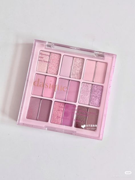 Fairy Makeup Products, Cool Tone Eyeshadow Palette, Dasique Eyeshadow, Dasique Makeup, Asian Makeup Products, Dasique Shadow Palette, Cool Toned Eyeshadow Palette, Korean Makeup Products, Pastel Eyeshadow Palette