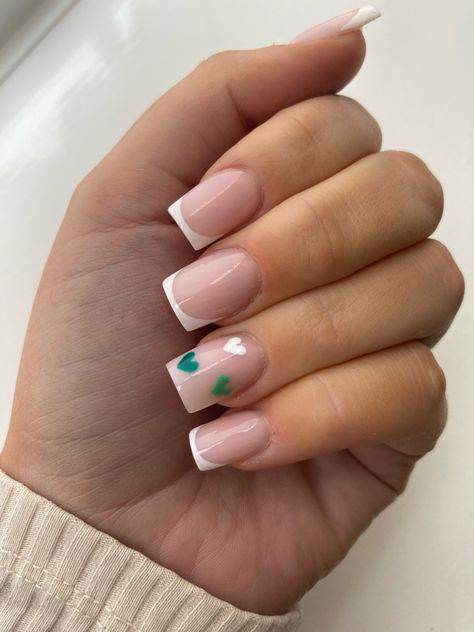 Irish Acrylic Nails, Niall Horan Acrylic Nails, Irish Nails Designs Simple, Niall Horan Concert Nail Ideas, Nails With Green Hearts, Niall Horan Nails Designs, Niall Horan Nails, Ireland Nails, Irish Nail Designs