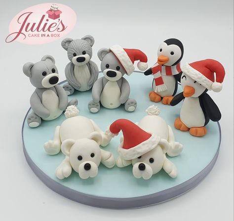 Polar Bear Christmas Cake, Christmas Fondant Toppers, Xmas Cake Decorating, Piping Ideas, School Cake, Christmas Cake Designs, Christmas Cake Topper, Cake Decorating With Fondant, Polar Bear Christmas