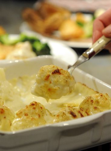 Cauliflower Cheese Recipe, Easy Cauliflower Recipes, Cheese Cauliflower, Great British Food, Recipes Cheese, Ww Breakfast, British Cooking, Steamed Cauliflower, Easy Cauliflower